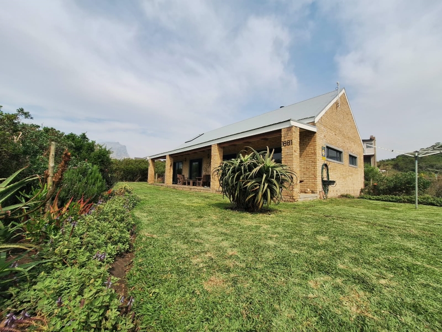 To Let 2 Bedroom Property for Rent in Pringle Bay Western Cape